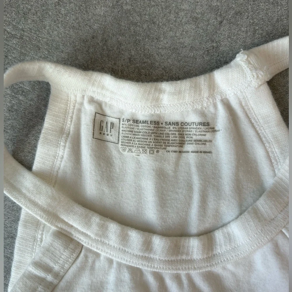 Gap Body white tank - Picture 3 of 3